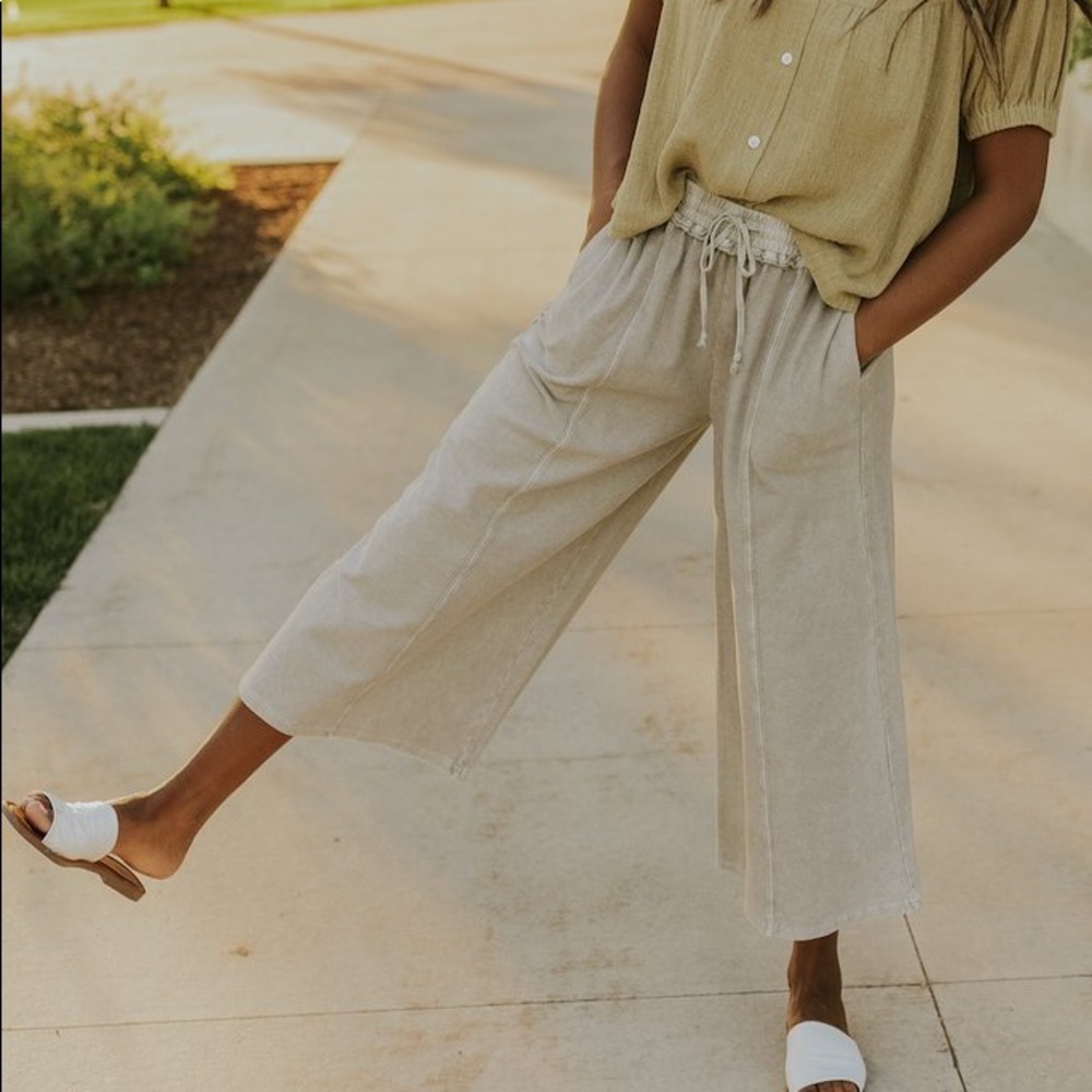 NWT Roolee Boutique Bramwell Wide Leg Pants